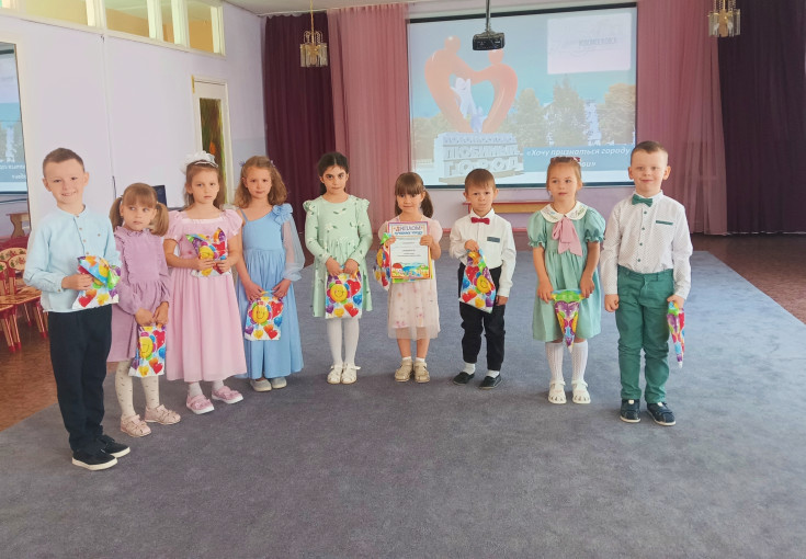 Конкурс чтецов к юбилею Новомосковска Конкурс чтецов к юбилею Новомосковска.